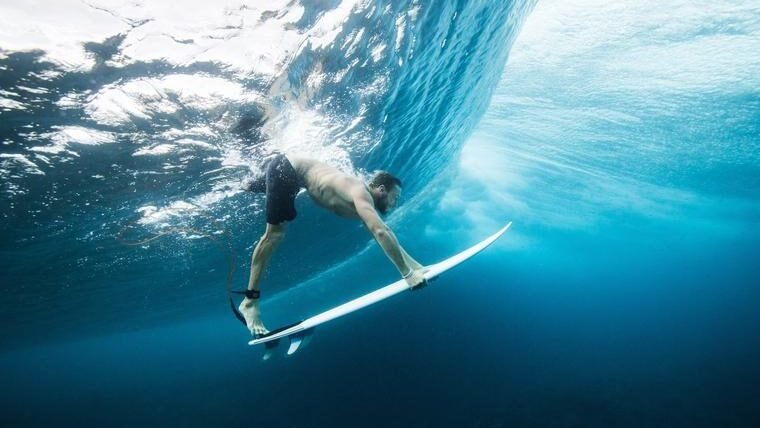 duck dive en surf